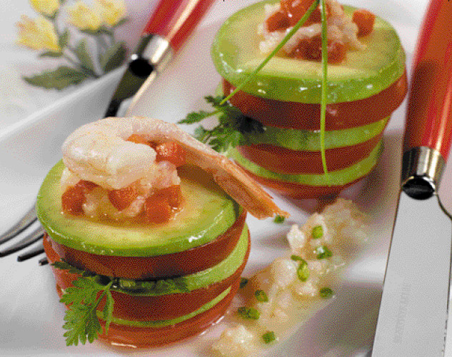 MILLEFEUILLES DE TOMATE ET AVOCAT, VINAIGRETTE AUX CREVETTES